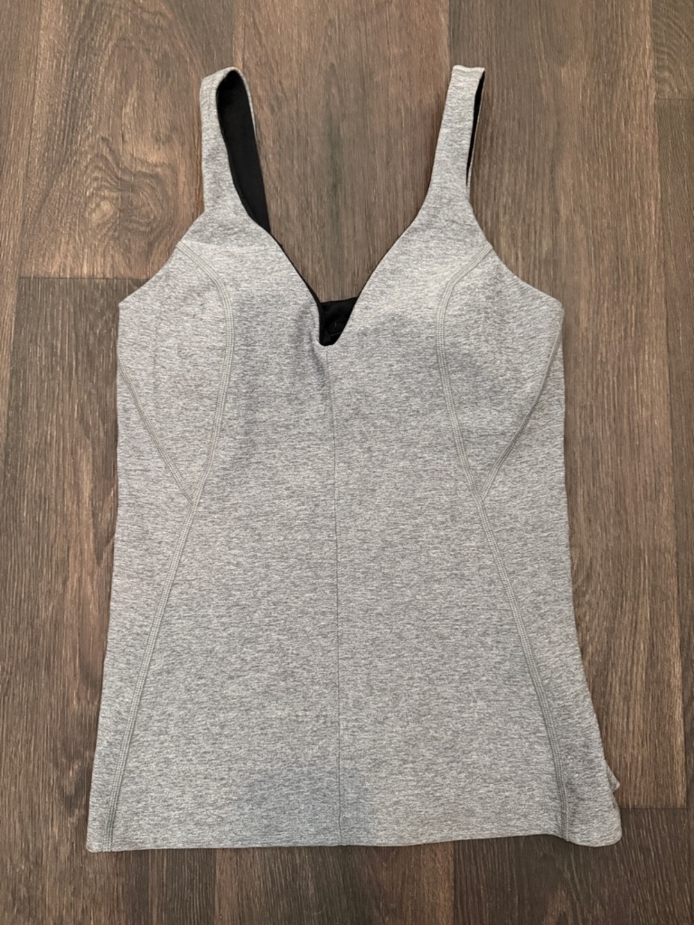 Lululemon size 6 Grey Scoop V-Neck Women's built in bra